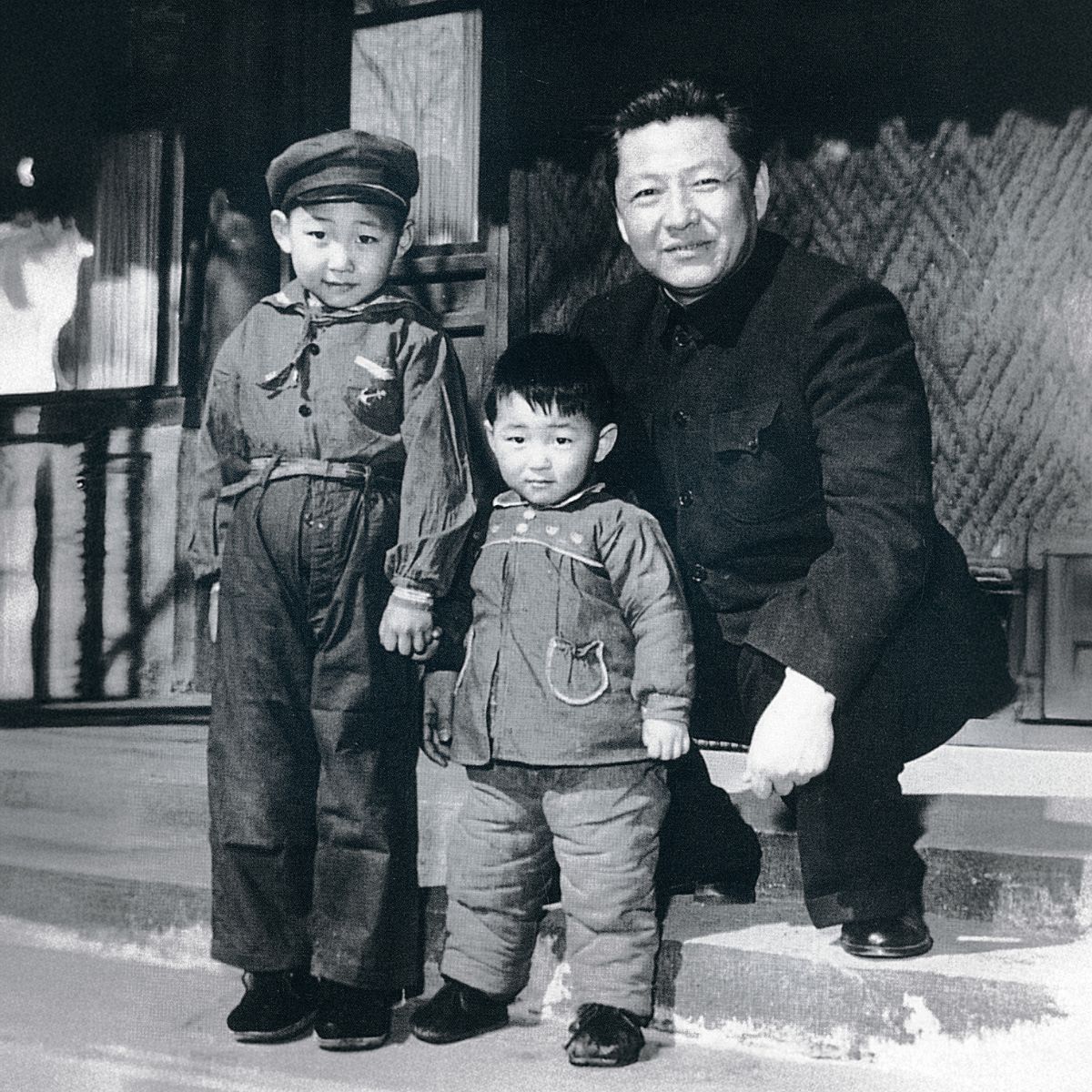 «Xi Jinping era el favorito de su padre porque soportaba el sufrimiento, sus castigos físicos»